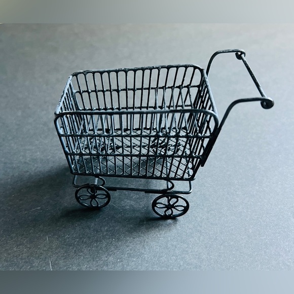 Dollhouse Greyish Vintage style wire cart - Picture 3 of 6